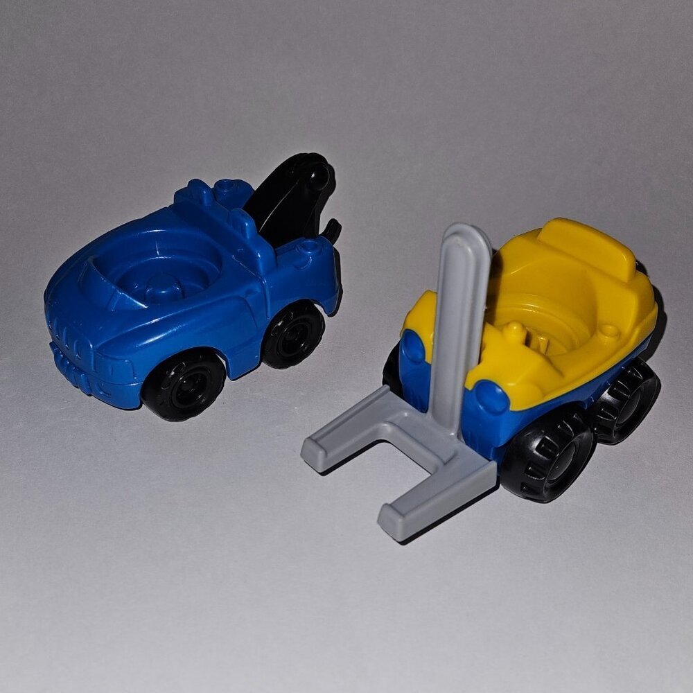 2 VTG Fisher Price Little People Vehicles Fork Lift Tow Truck Blue Yellow 2002